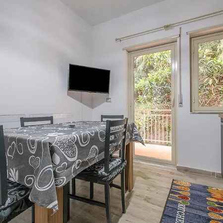 Damilhouse 2 Apartment Messina